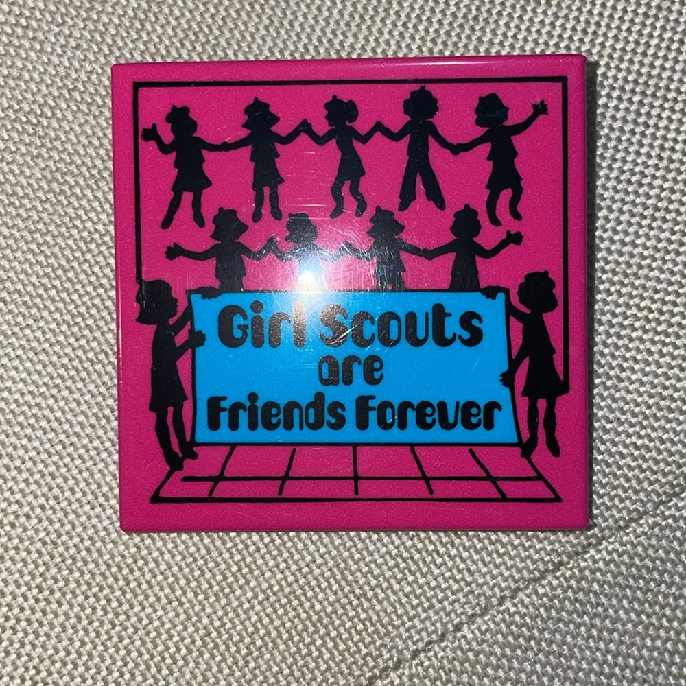 Girl Scouts Friends Forever Pin - Picture 2 of 6